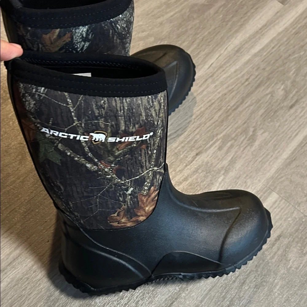 Arctic Shield  Kids Camouflage Boots